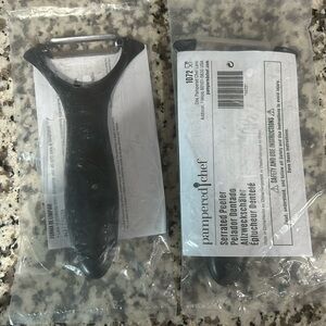 Pampered Chef Serrated Peeler x 2